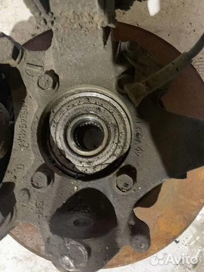 Ступица передняя chrysler Town Country 2001-2007