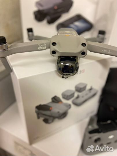 Квадрокоптер DJI Air 2S Fly More Combo