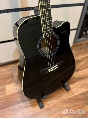Акустическая гитара с чехлом