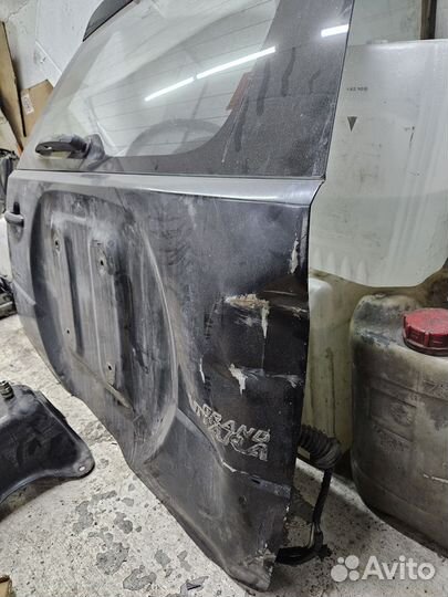 Дверь багажника Suzuki grand vitara
