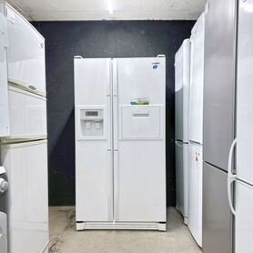 Холодильник side by side Samsung с ледогенератором