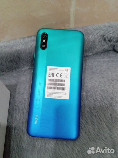 Xiaomi Mi 9, 4/64 ГБ