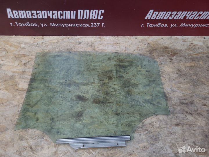 Стекло двери заднее правое Toyota Corolla E150