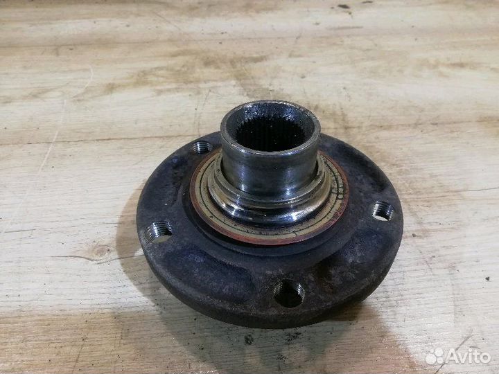 Ступица передняя Audi 100 C4 2.3 1993