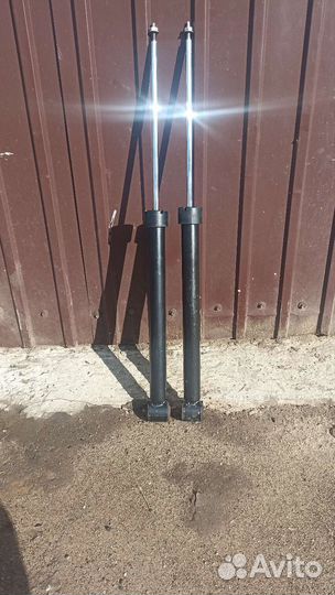 Задние амортизаторы