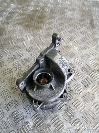 Помпа Hyundai Santa Fe CM D4HB 2011