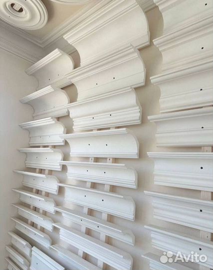 Гипсовая лепнина, розетки и потолочные компазиции