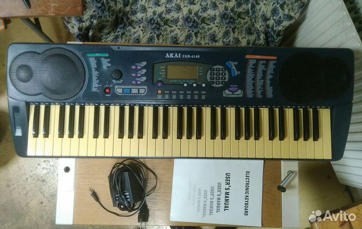 Синтезатор akai EKB-6140