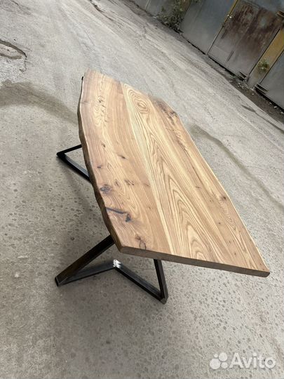 Стол обеденный из массива дерева