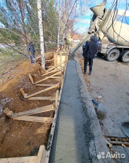 Бригада строителей