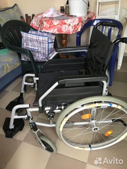 Инвалидное кресло с санитарным стулом бу