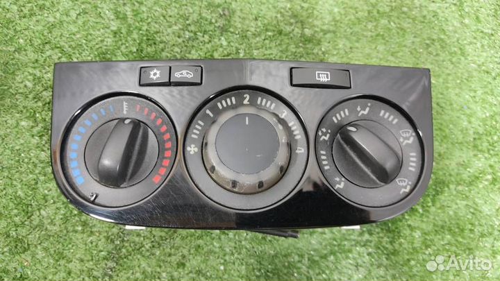 Панель управления отопителя Opel Corsa D 2011