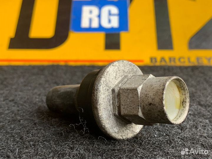 Датчик давления кондиционера Skoda Octavia 2 (A5)