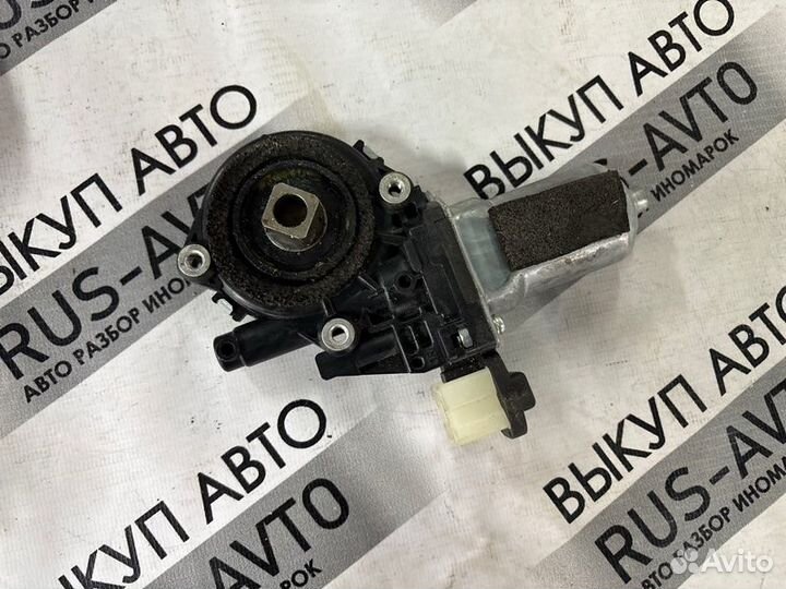 Моторчик стеклоподъемника передний правый Infiniti