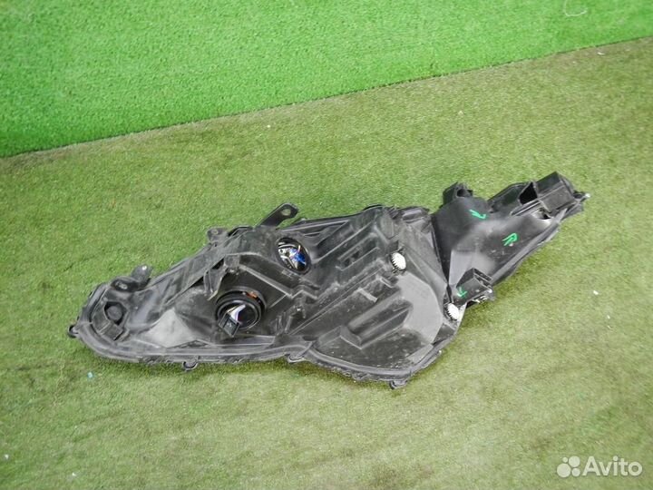 Фара правая Toyota Camry