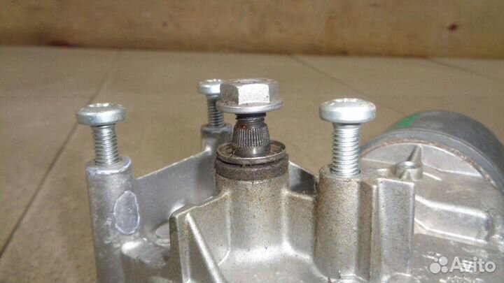 Моторчик стеклоочистителя передний Peugeot 2008