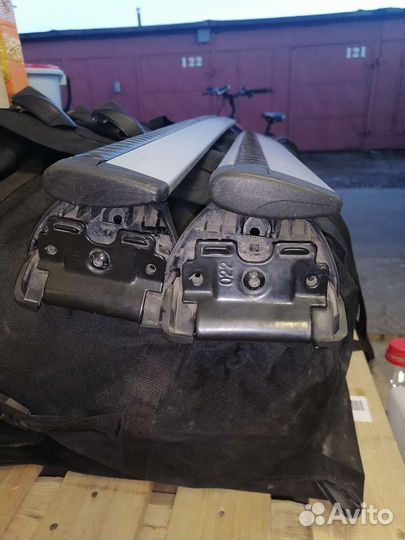 Багажник thule на релинги бу