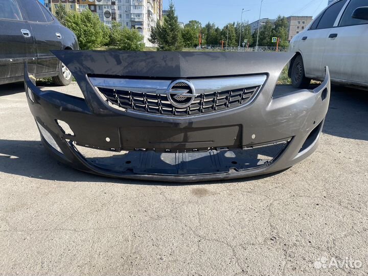 Передний бампер opel astra J