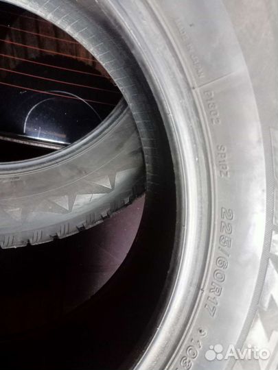 Bridgestone Blizzak Spike-01 225/60 R17