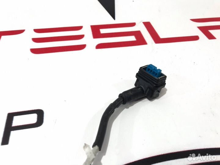 Разъем (фишка) проводки Tesla Model S 2013