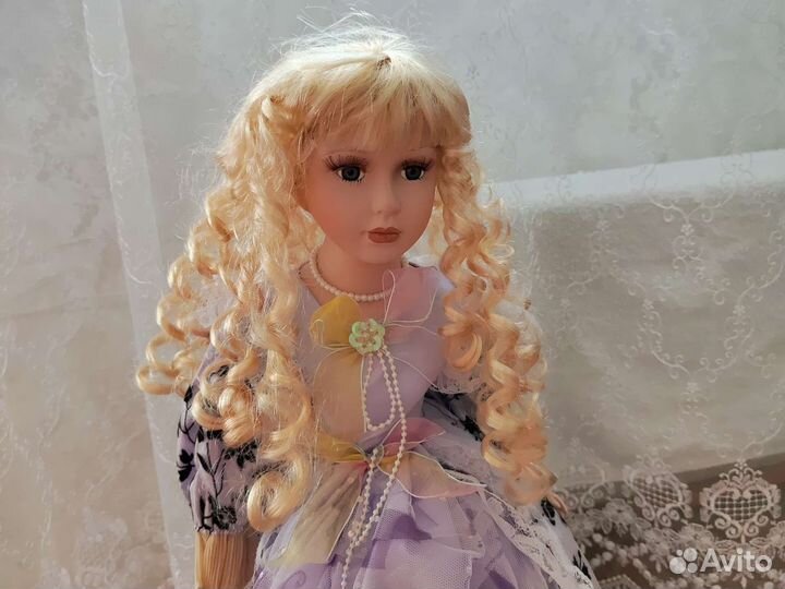 Кукла фарфоровая большая 65 см