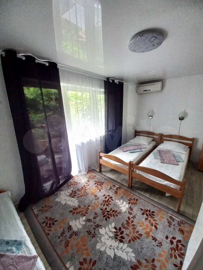 Комната 25 м² в 9-к., 2/3 эт.