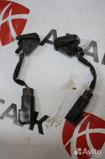 Форсунки лобового стекла с подогревом Ford Focus 1