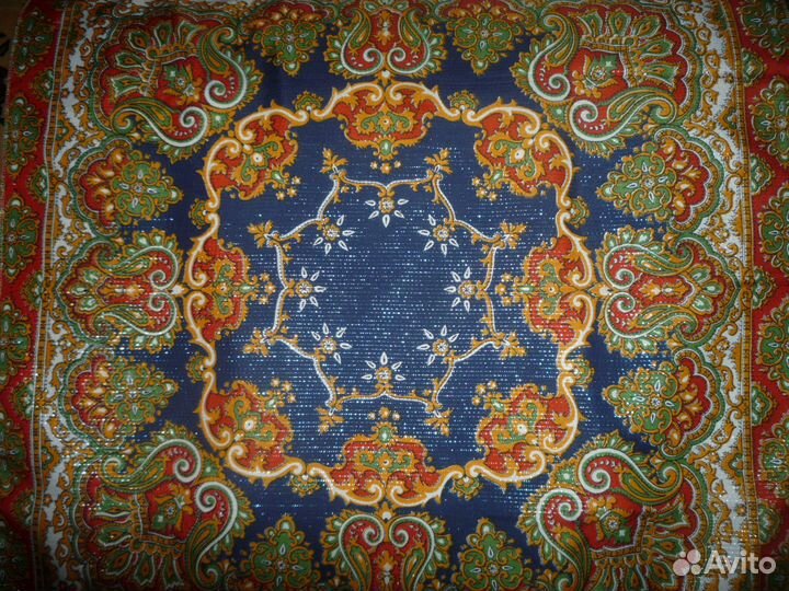 Платок шелк новый 69*69 см