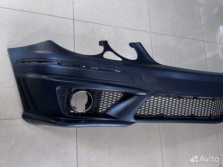 Передний бампер мерс е211-63 амг