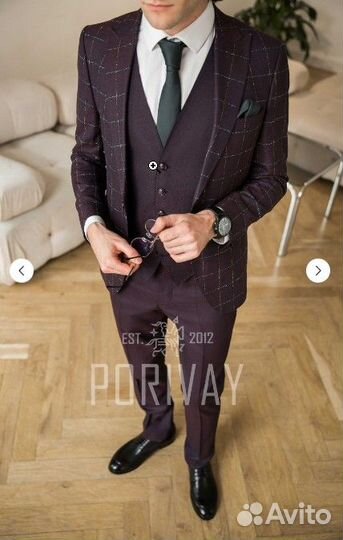 Фиолетовый костюм тройка в клетку miglior