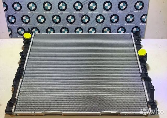 Радиатор охлаждения двигателя бмв