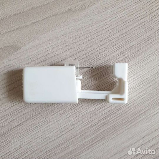 Пистолет для прокалывания ушей