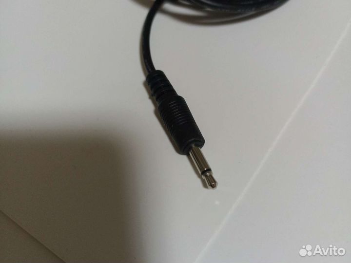 Для смартфонов провод