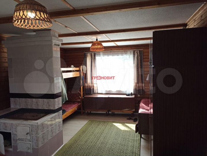 Дом 63 м² на участке 4 сот.