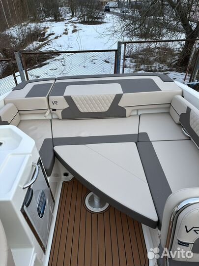 Катер Bayliner VR6