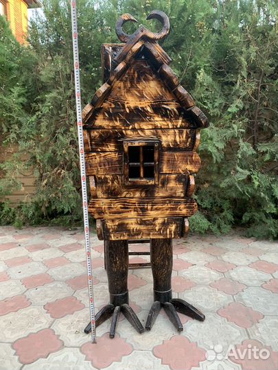 Избушка из дерева