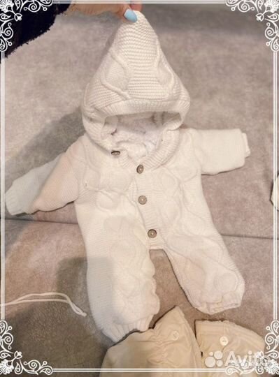 Вязанный комбинезон для малыша