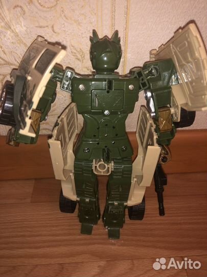 Робот-машинка