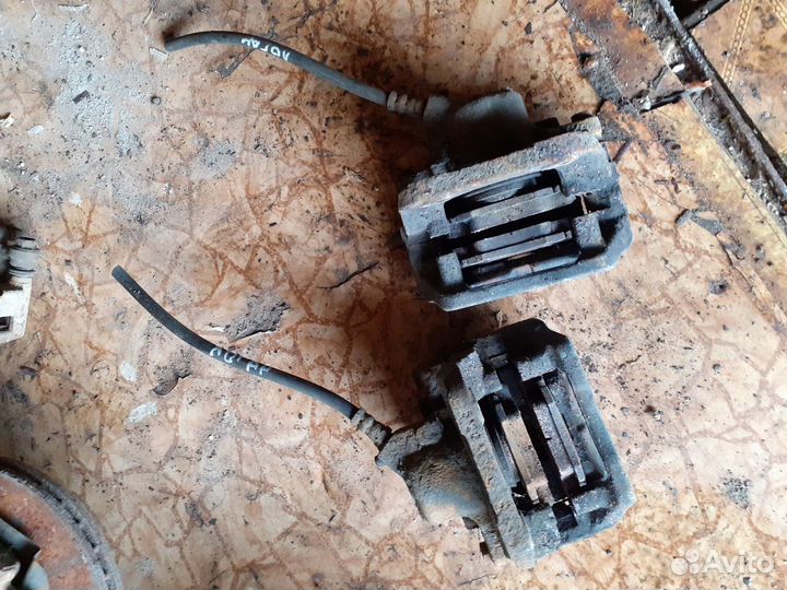 Рено логан,сандеро суппорт тормозной