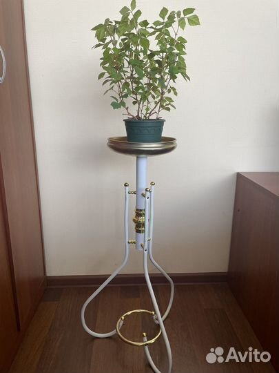 Поставка (стрйка) для цветов