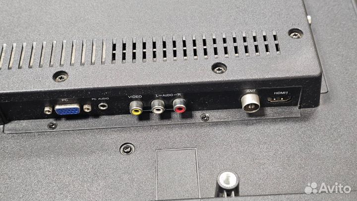 Почти новый 104 см диагональ dexp