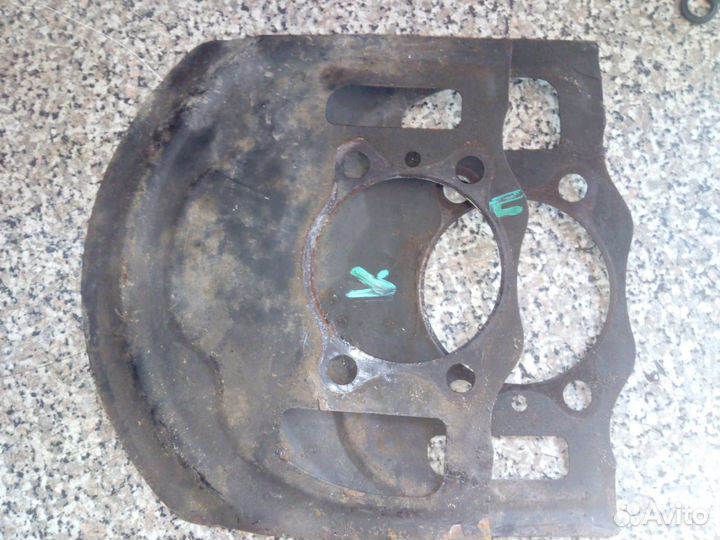 Щит опорный задний левый правый ниссан х трейл т31