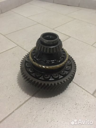Дифференциал. Вторичный вал в сборе