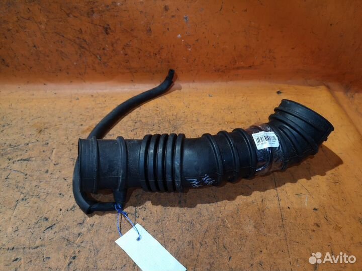 Патрубок в.фильтра Mitsubishi Dion CR9W