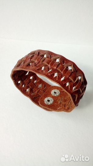 Кожаный браслет