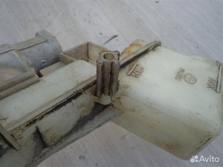 Бачок главного тормозного цилиндра Mazda 6 Gh