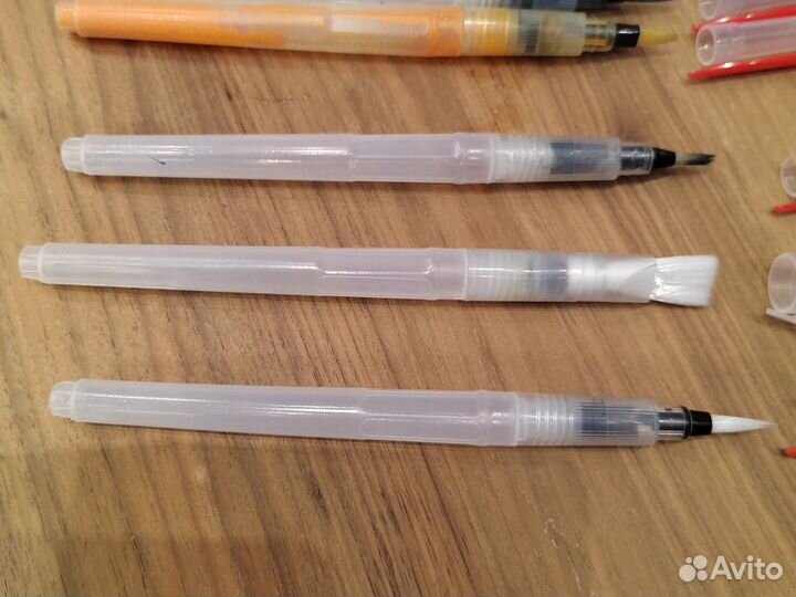 Кисти с резервуаром