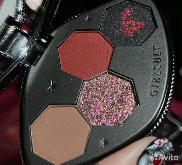 Палитра теней Girlcult 52