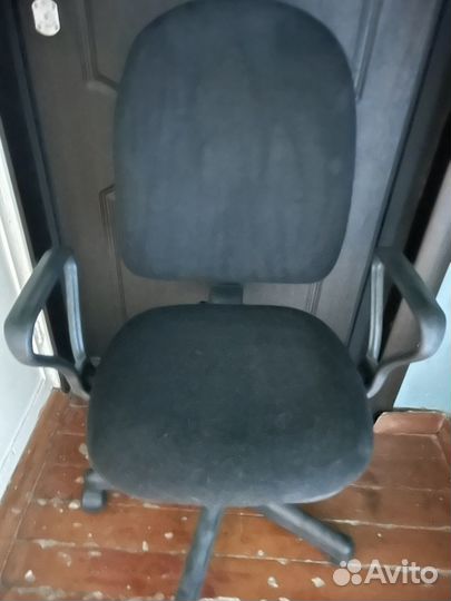 Компьютерное кресло на запчасти