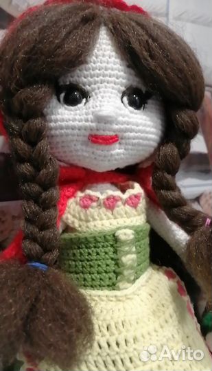 Вязаная кукла ручной работы